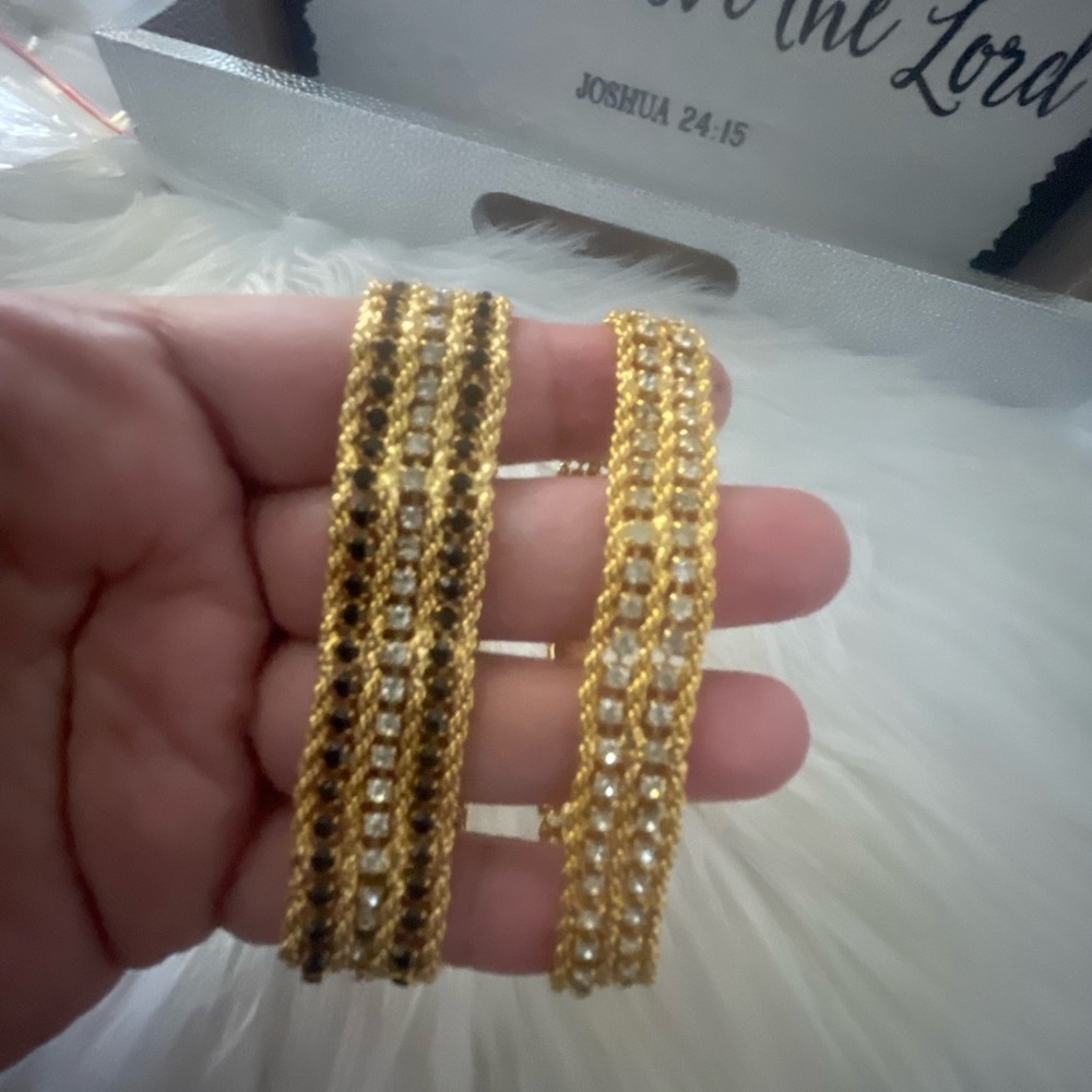 Elegant Gold and Black Beaded Bracelet